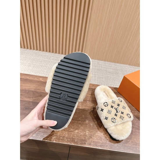 LV SLIPPERS