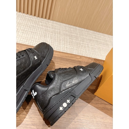 LV SNEAKERS