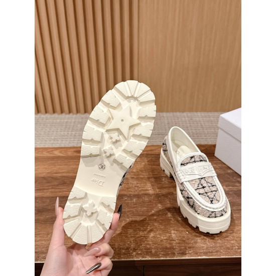 open-toed shoe open-toed shoe