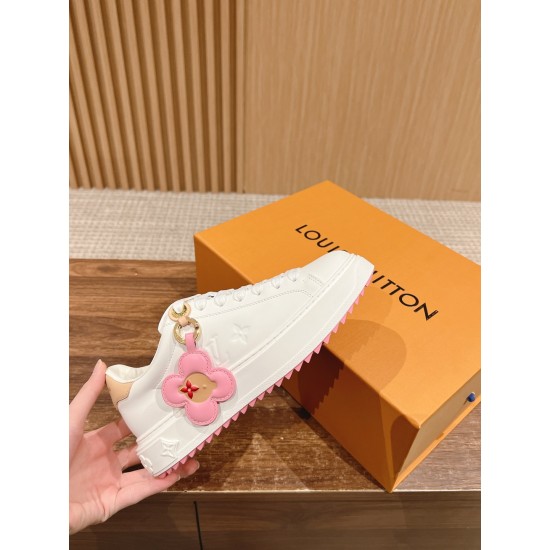 LV SNEAKERS