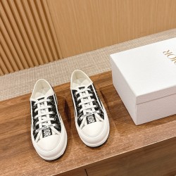Embroidered Canvas Shoes