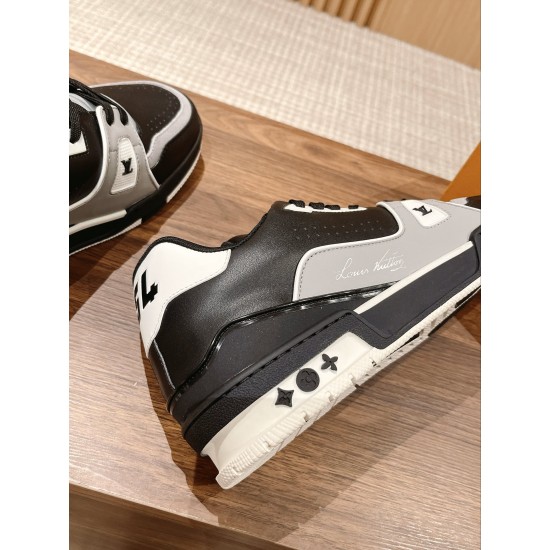 LV SNEAKERS