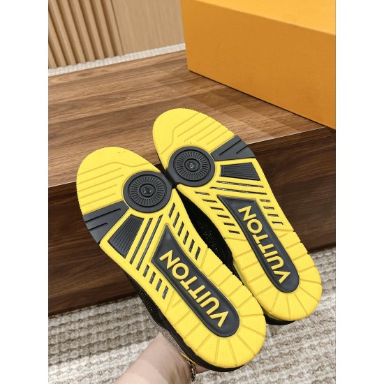 LV SNEAKERS