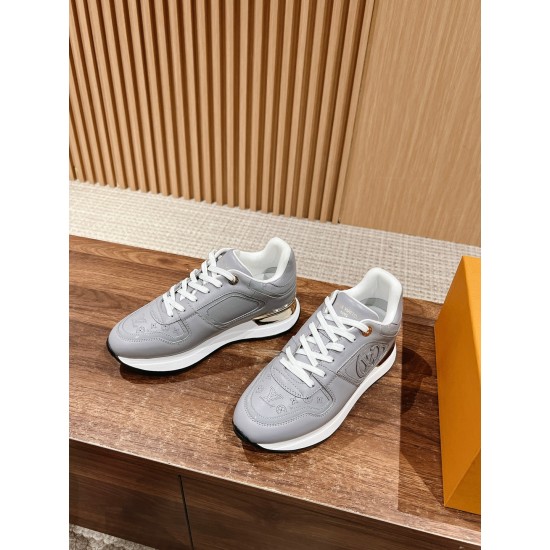 LV SNEAKERS