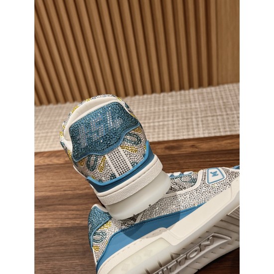 LV SNEAKERS