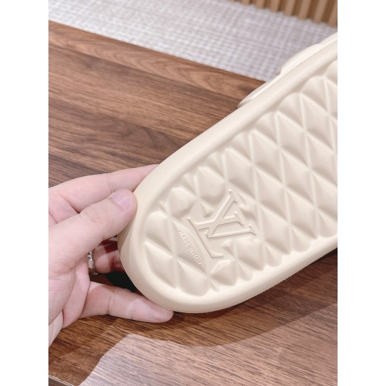 LV SLIPPERS