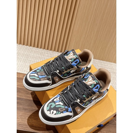 LV SNEAKERS