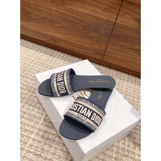 slippers slippers