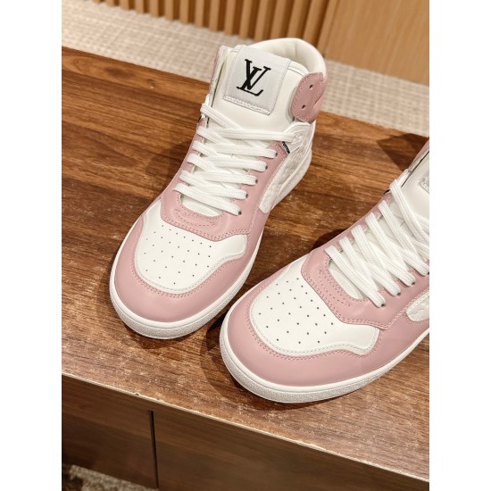 LV SNEAKERS