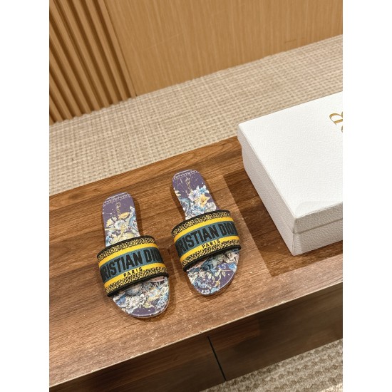 slippers 
