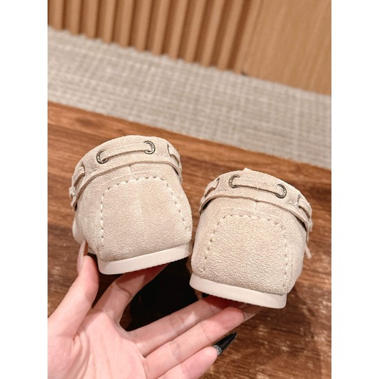 open-toed shoe open-toed shoe
