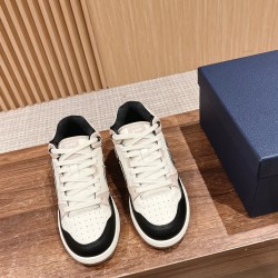 B57 Sneakers
