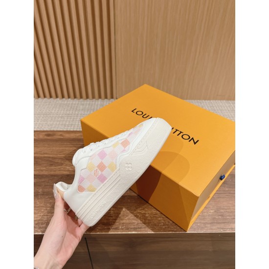 LV SNEAKERS
