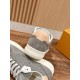 LV SNEAKERS
