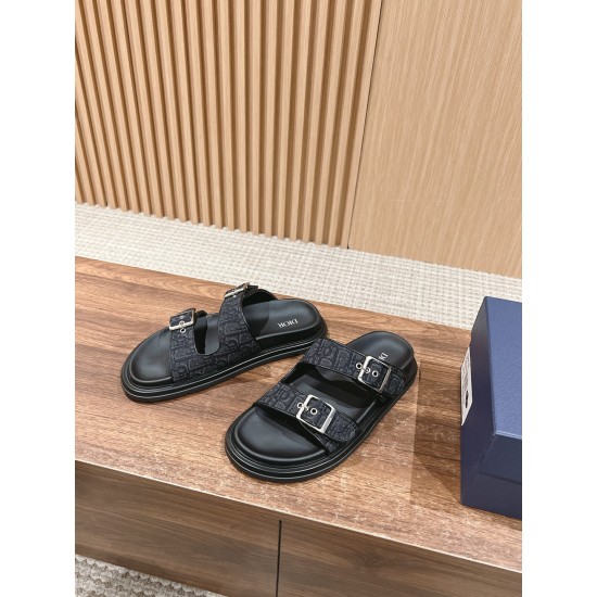 slippers 