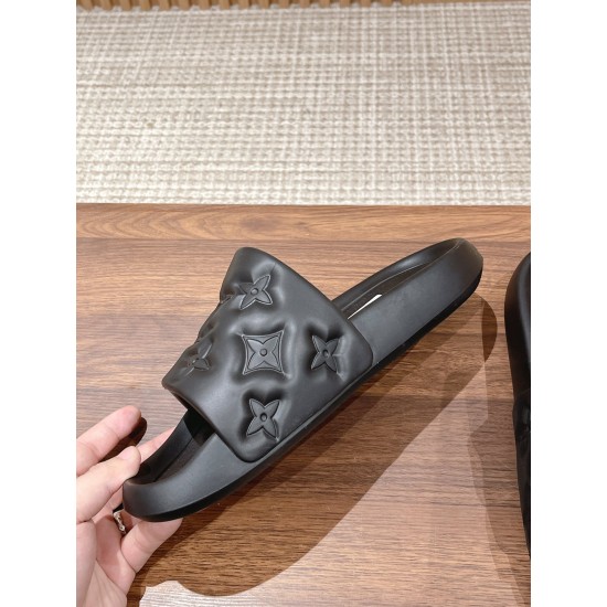 LV SLIPPERS