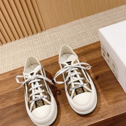 Embroidered Canvas Shoes