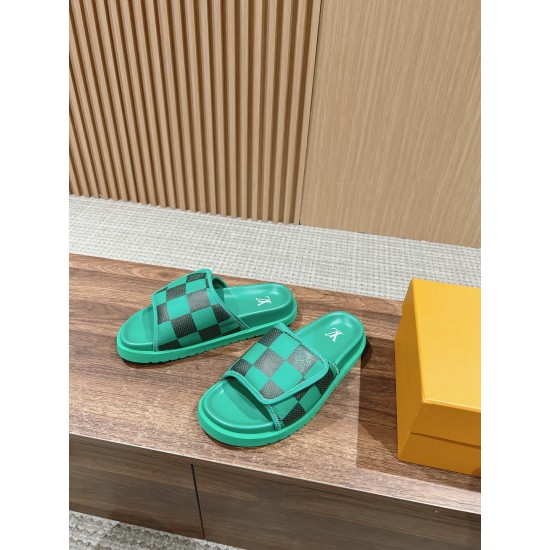 LV SLIPPERS