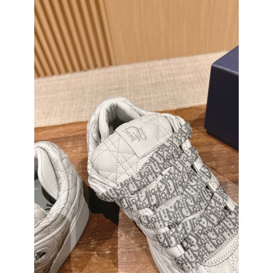 sneakers sneakers