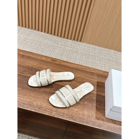 slippers slippers