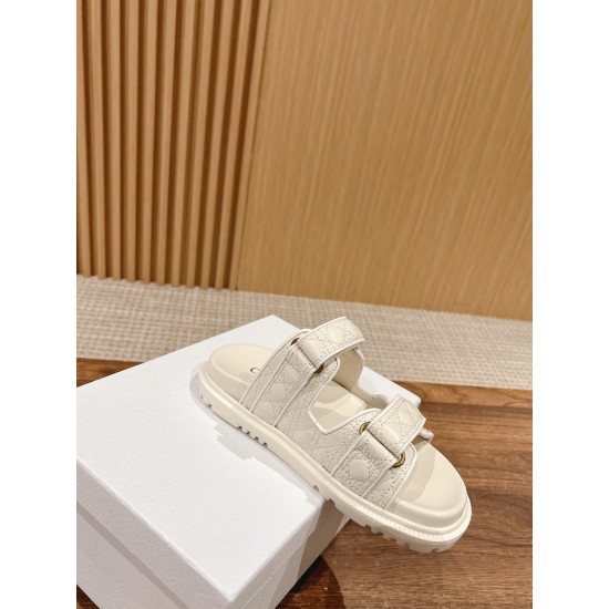 slippers slippers