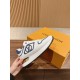 LV SNEAKERS
