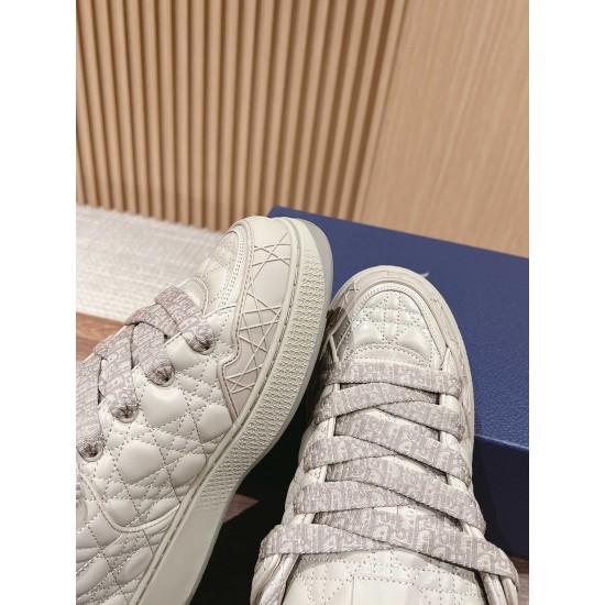sneakers sneakers