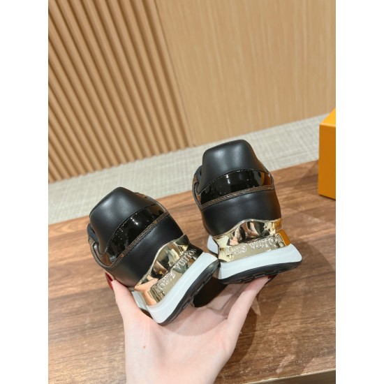 LV SNEAKERS