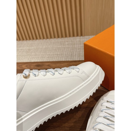 LV SNEAKERS