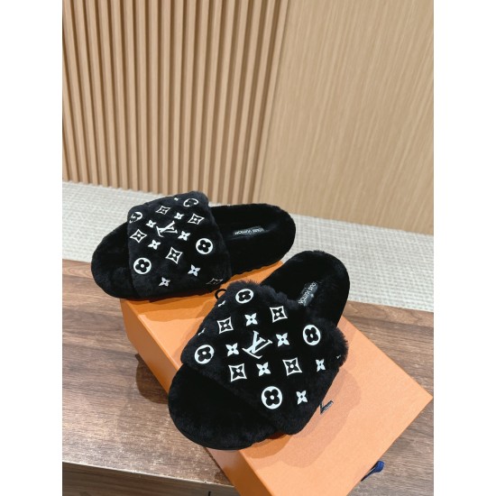 LV SLIPPERS