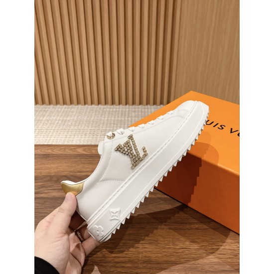 LV SNEAKERS