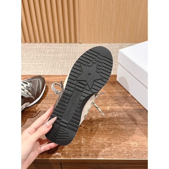 sneakers sneakers