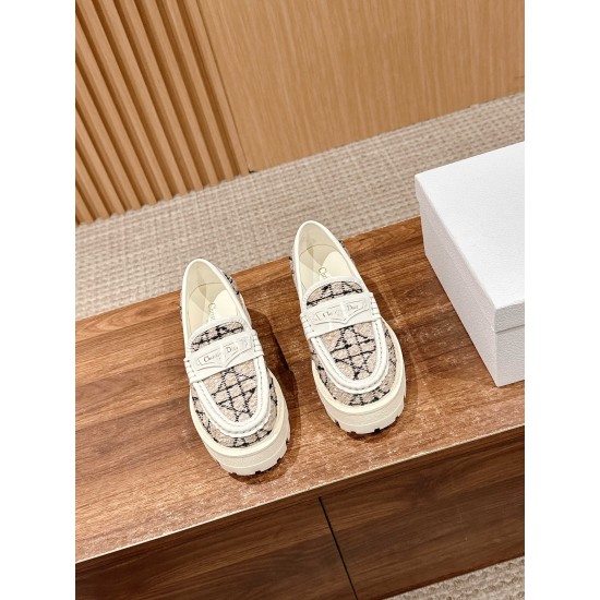 open-toed shoe open-toed shoe