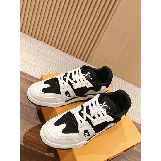 LV SNEAKERS