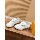 LV SNEAKERS