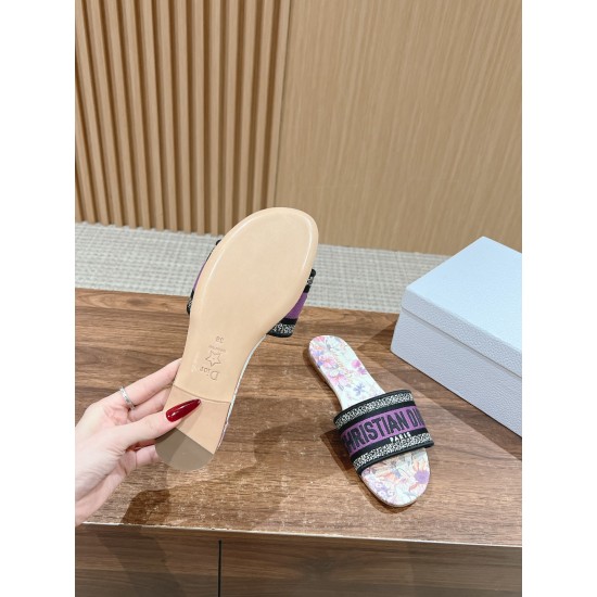 slippers 