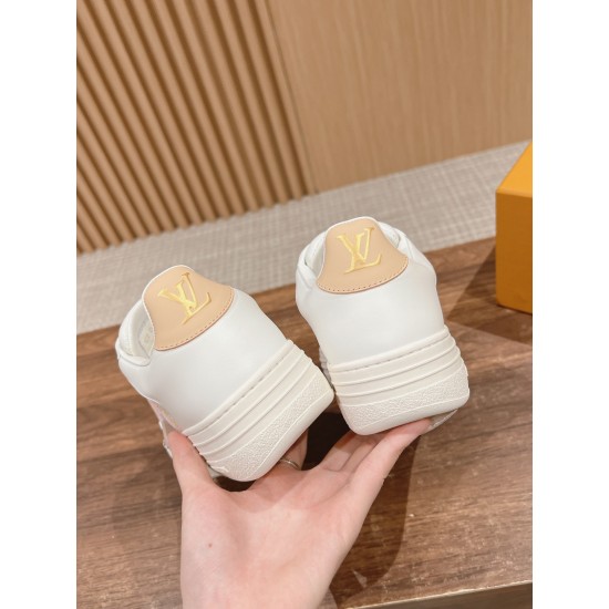 LV SNEAKERS