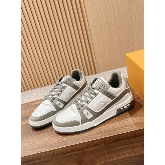 LV SNEAKERS
