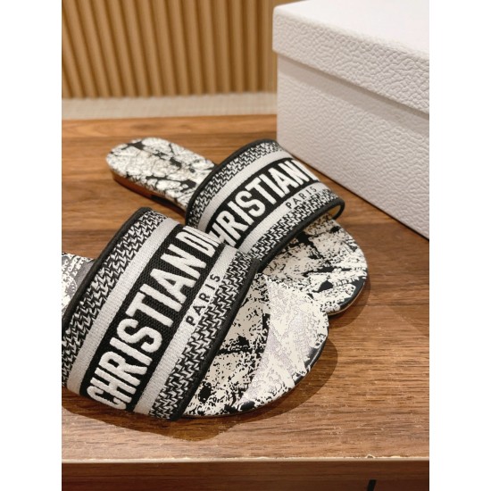 slippers slippers