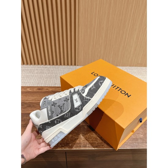 LV SNEAKERS