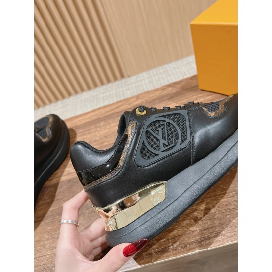 LV SNEAKERS