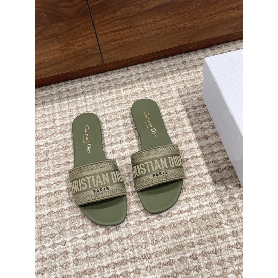 slippers slippers