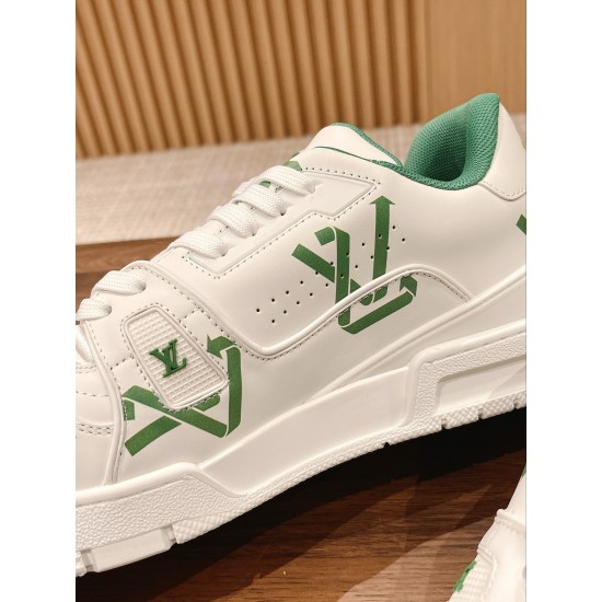 LV SNEAKERS