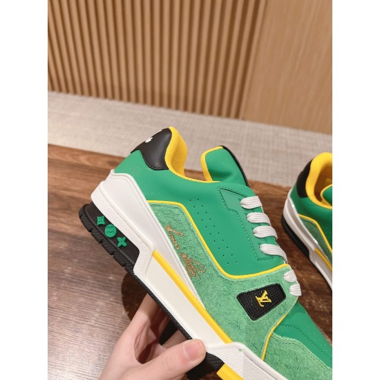 LV SNEAKERS