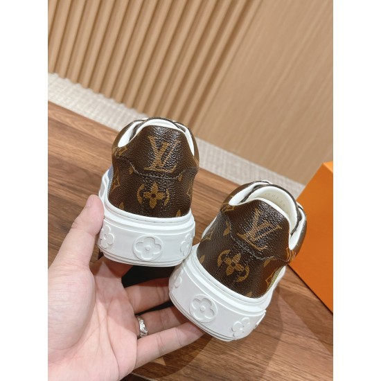 LV SNEAKERS