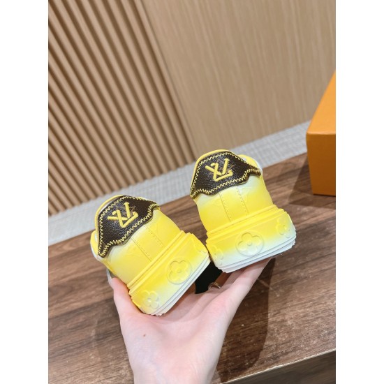 LV SNEAKERS