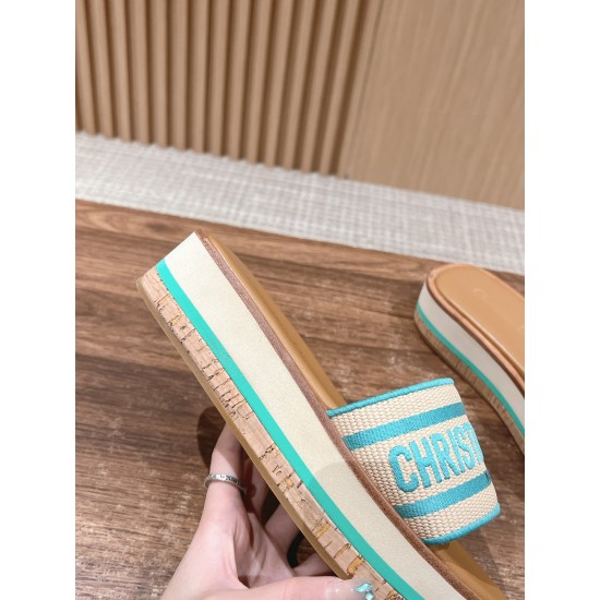 slippers 