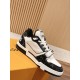 LV SNEAKERS