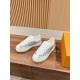 LV SNEAKERS