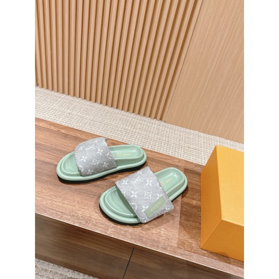 LV SLIPPERS
